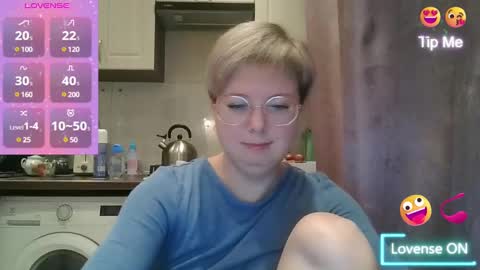 Snapshot of stasya_07 chatting on December 12, 9:04 pm Stasya online show from December 12, 9:04 pm
