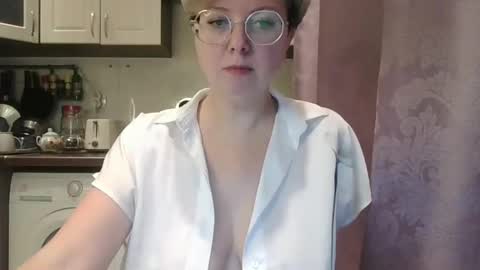 Snapshot of stasya_07 chatting on December 29, 10:03 pm Stasya online show from December 29, 10:03 pm