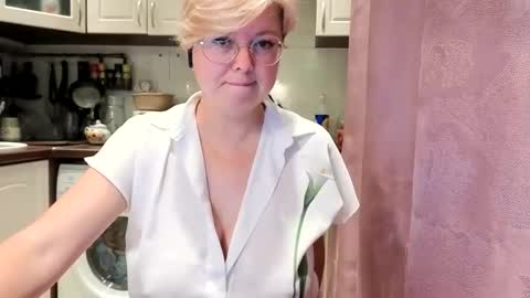 Snapshot of stasya_07 chatting on October 8, 1:14 am Stasya online show from October 8, 1:14 am