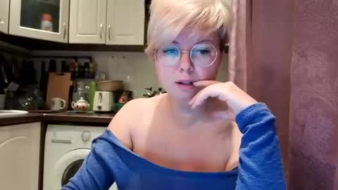Snapshot of stasya_07 chatting on October 15, 1:17 am Stasya online show from October 15, 1:17 am