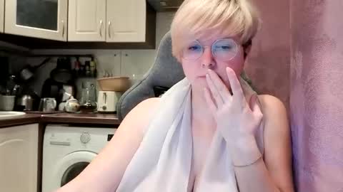 Snapshot of stasya_07 chatting on February 2, 1:15 am Stasya online show from February 2, 1:15 am