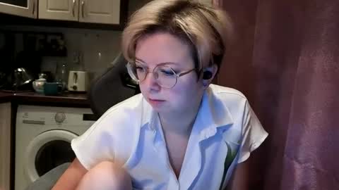 Snapshot of stasya_07 chatting on February 23, 1:47 am Stasya online show from February 23, 1:47 am