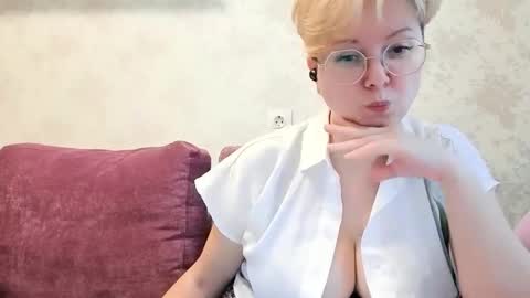 Snapshot of stasya_07 chatting on April 5, 1:52 pm Stasya online show from April 5, 1:52 pm