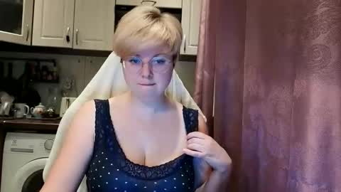 Snapshot of stasya_07 chatting on April 13, 12:05 am Stasya online show from April 13, 12:05 am