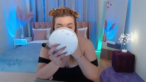 stasynickols online show from October 17, 6:10 pm