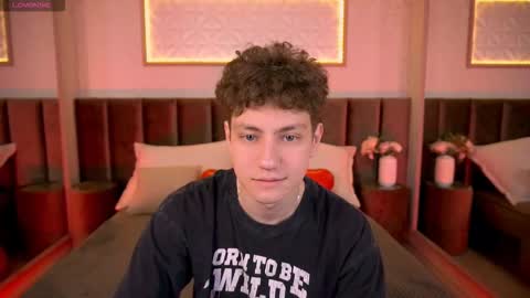 Esrefan online show from February 20, 7:58 pm