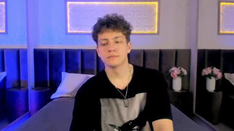 Esrefan online show from February 26, 7:35 pm