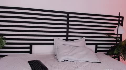 Snapshot of stefannny_ chatting on December 17, 4:00 pm Stefanny online show from December 17, 4:00 pm