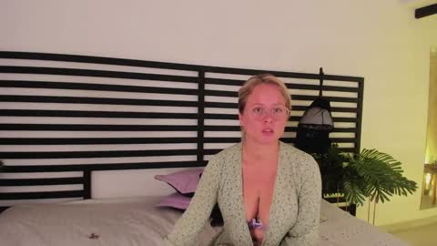 Snapshot of stefannny_ chatting on January 14, 3:36 pm Stefanny online show from January 14, 3:36 pm