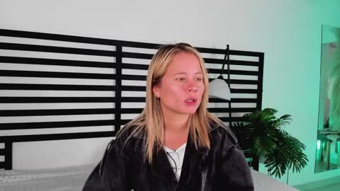 Snapshot of stefannny_ chatting on January 21, 12:29 pm Stefanny online show from January 21, 12:29 pm