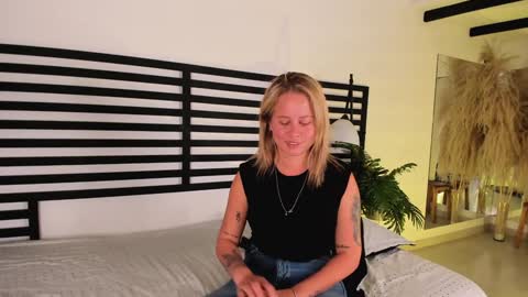 Snapshot of stefannny_ chatting on January 23, 3:22 pm Stefanny online show from January 23, 3:22 pm