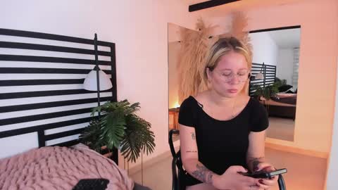 Snapshot of stefannny_ chatting on January 26, 2:30 pm Stefanny online show from January 26, 2:30 pm