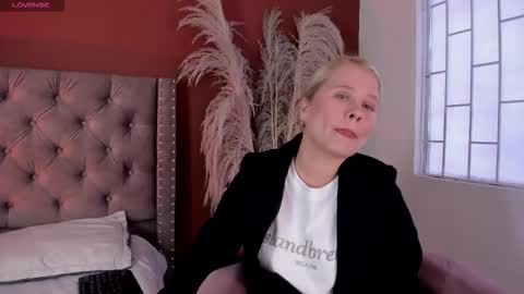 Snapshot of stefannny_ chatting on January 7, 12:40 pm Stefanny online show from January 7, 12:40 pm