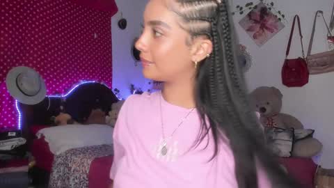 Snapshot of stefanny_pllus chatting on February 7, 2:29 am Im MiaIts my first day here online show from February 7, 2:29 am