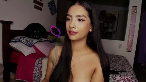 Snapshot of stefanny_pllus chatting on September 18, 12:34 am Im MiaIts my first day here online show from September 18, 12:34 am