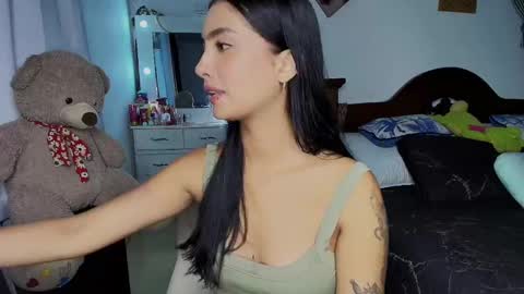 Snapshot of stefanny_pllus chatting on October 5, 12:42 am Im MiaIts my first day here online show from October 5, 12:42 am