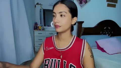Snapshot of stefanny_pllus chatting on October 13, 12:21 am Im MiaIts my first day here online show from October 13, 12:21 am