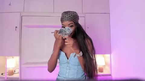 stefannyevans_ online show from March 7, 1:41 pm