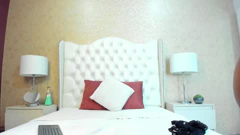 Snapshot of stefany_carterrr chatting on March 4, 8:15 pm stefany_carterrr online show from March 4, 8:15 pm