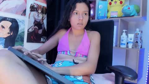 Snapshot of stefany_lovers01 chatting on January 9, 10:44 pm stefany lovers online show from January 9, 10:44 pm