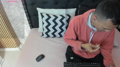 stefany_pablo1 online show from February 11, 12:16 pm