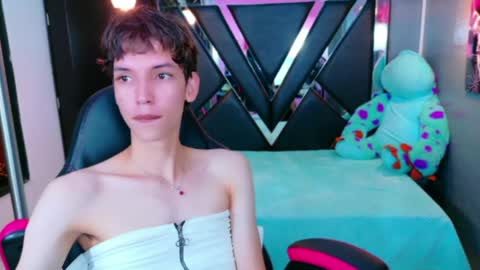 stefany piink online show from May 17, 12:56 pm