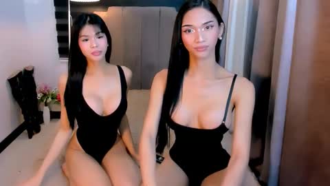 Snapshot of steffani_deluxe chatting on February 3, 6:22 am STEF online show from February 3, 6:22 am