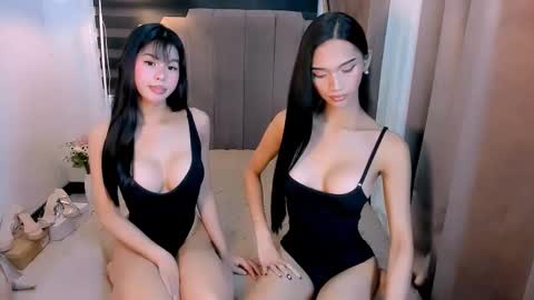 Snapshot of steffani_deluxe chatting on February 25, 3:49 am STEF online show from February 25, 3:49 am