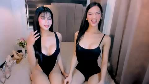 Snapshot of steffani_deluxe chatting on March 23, 2:26 am STEF online show from March 23, 2:26 am