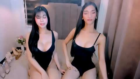 Snapshot of steffani_deluxe chatting on March 27, 8:37 am STEF online show from March 27, 8:37 am