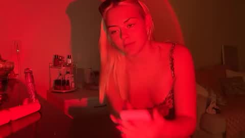 stella1005 online show from September 18, 5:31 am