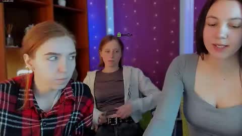 Snapshot of stella_flower chatting on February 7, 7:34 am stella_flower online show from February 7, 7:34 am