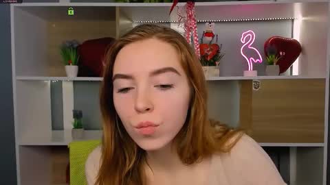 Snapshot of stella_flower chatting on February 15, 6:43 am stella_flower online show from February 15, 6:43 am