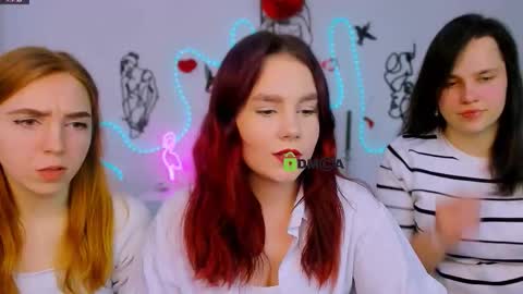 Snapshot of stella_flower chatting on February 23, 12:57 pm stella_flower online show from February 23, 12:57 pm