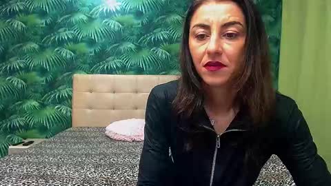 Snapshot of stella_john chatting on February 8, 5:18 am Stella John online show from February 8, 5:18 am