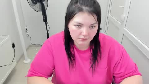Snapshot of stella_la_ chatting on June 2, 12:18 pm Stella online show from June 2, 12:18 pm