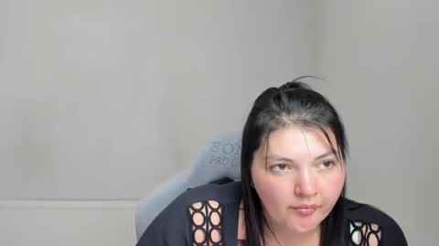 Snapshot of stella_la_ chatting on July 13, 12:19 pm Stella online show from July 13, 12:19 pm