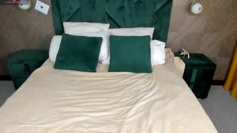 Stella Leee online show from April 12, 11:32 pm