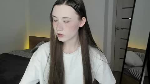 stella_sunny online show from May 11, 12:05 am