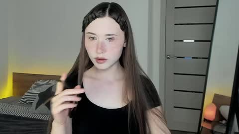 stella_sunny online show from May 12, 11:35 pm