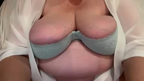 Snapshot of stellaaltamarea chatting on October 23, 9:46 pm stellaaltamarea online show from October 23, 9:46 pm