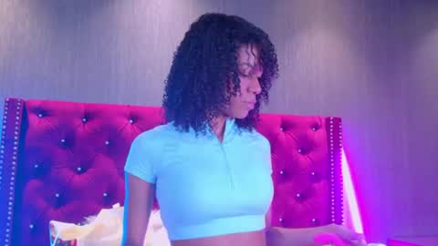 Snapshot of stellaciel_ chatting on July 8, 5:17 pm S T E L L A online show from July 8, 5:17 pm