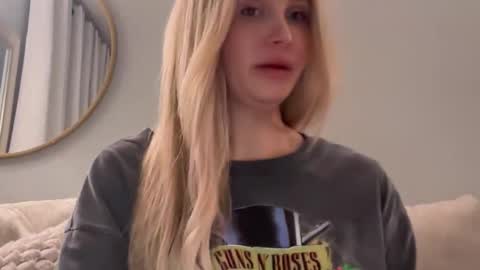 Stella Bella online show from February 18, 6:42 am