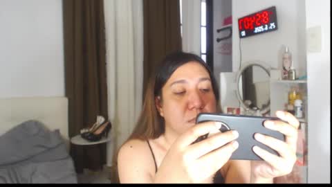 Snapshot of stellahugets chatting on June 25, 12:54 am Stella online show from June 25, 12:54 am