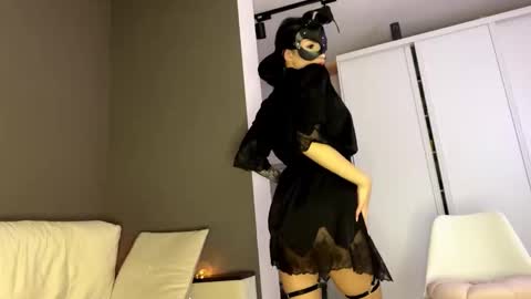 stellaqt online show from November 27, 9:00 am