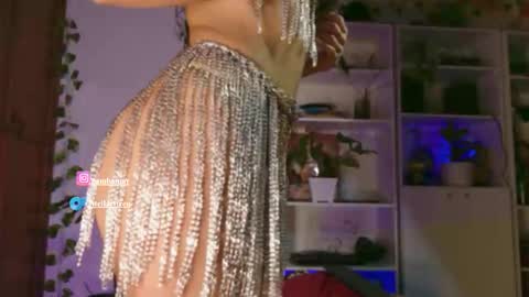 stellart_ online show from November 22, 11:15 pm