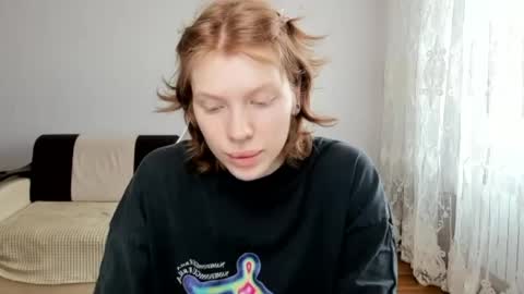 Snapshot of stellaswen chatting on April 23, 10:03 am S T E L L A online show from April 23, 10:03 am