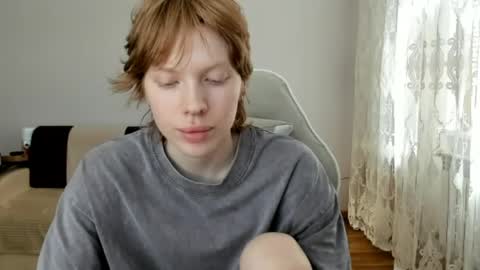 Snapshot of stellaswen chatting on June 4, 11:05 am S T E L L A online show from June 4, 11:05 am