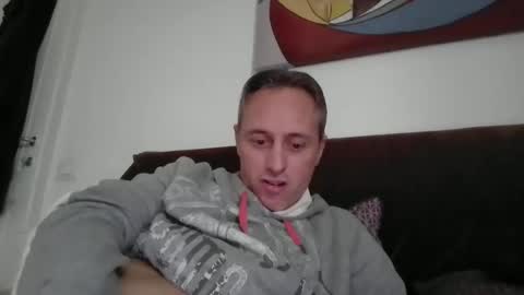 Snapshot of sten015 chatting on February 5, 1:27 pm sten015 online show from February 5, 1:27 pm