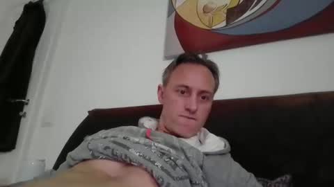 Snapshot of sten015 chatting on February 11, 1:49 pm sten015 online show from February 11, 1:49 pm